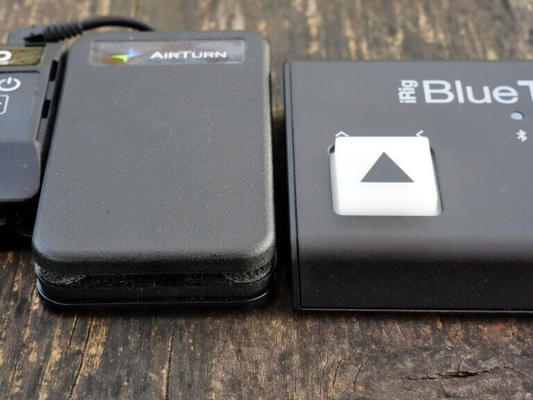 iRig BlueTurn vs AirTurn BT Duo 500 - Umblätter-Pedale für Tablets und Handys